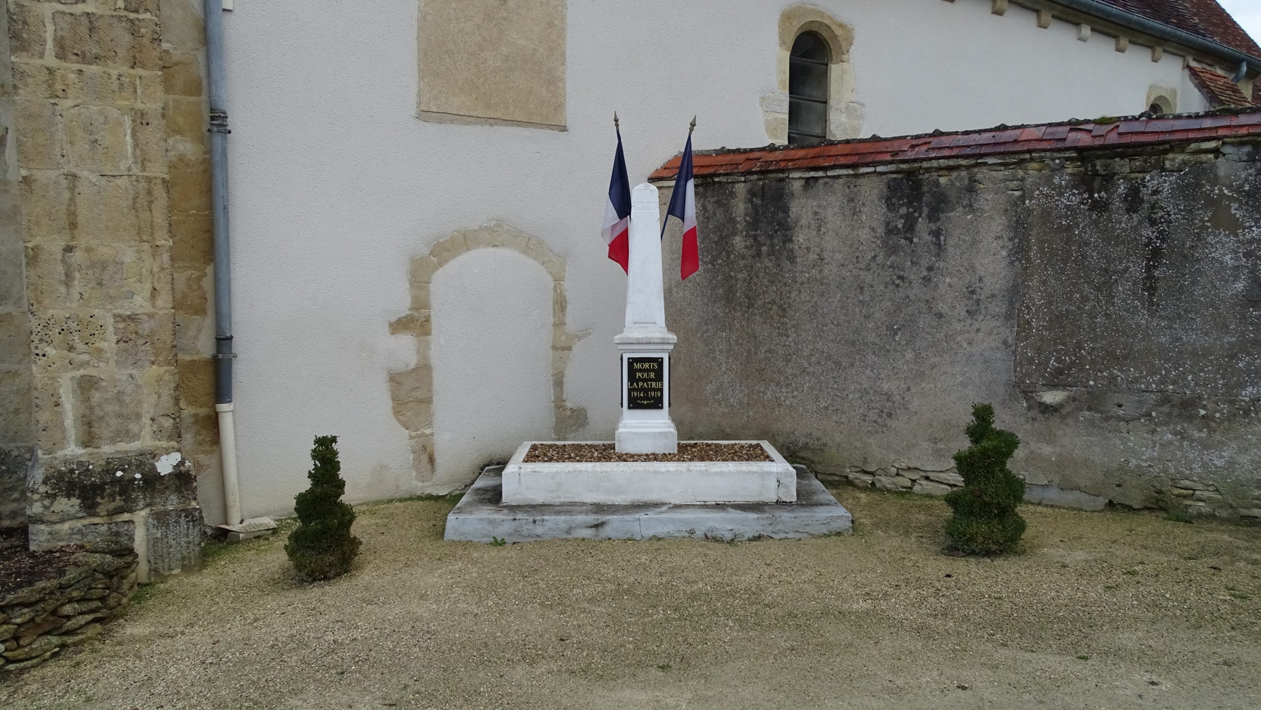 pages-saligny-monumentAuxMorts